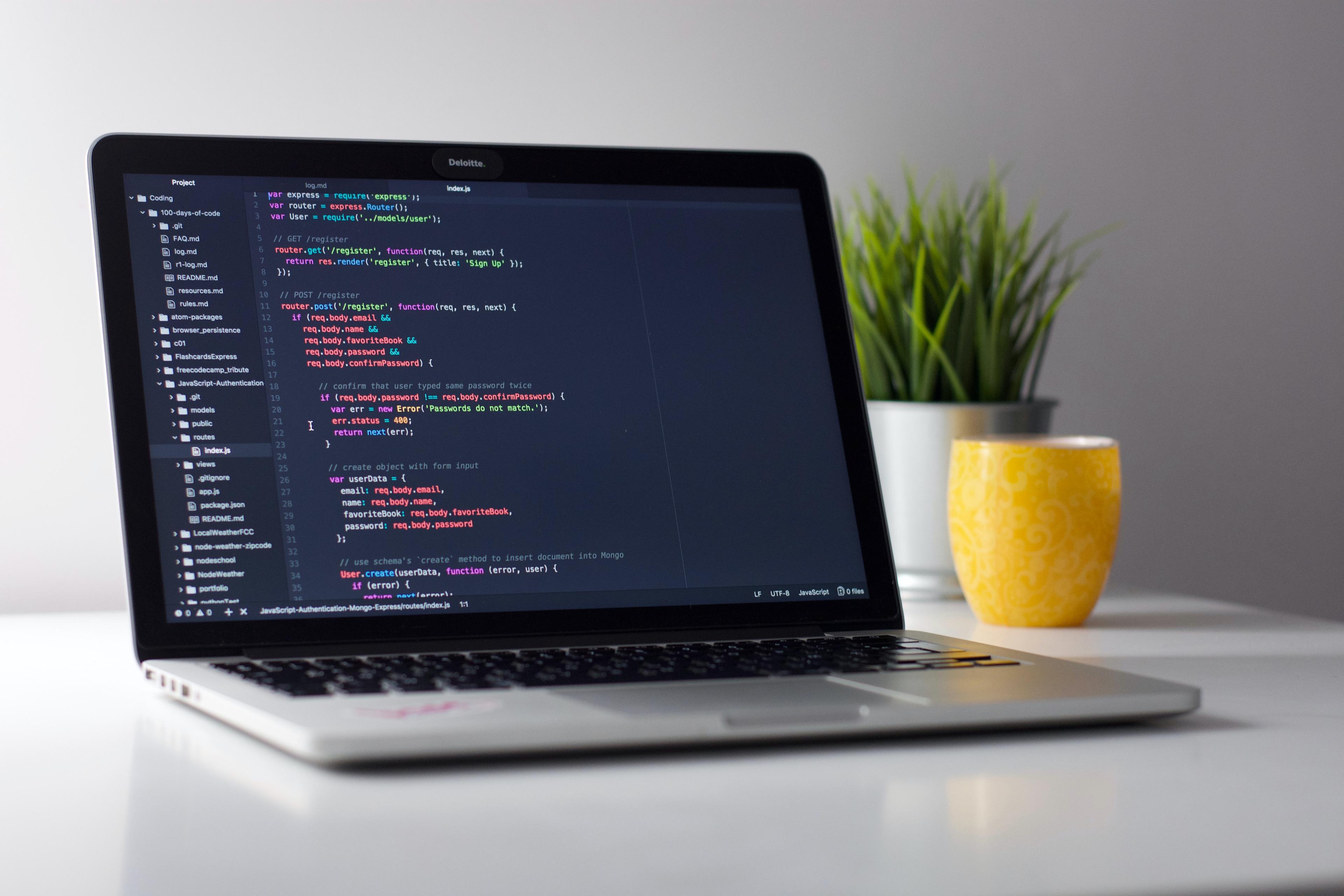 Laptop mit Code